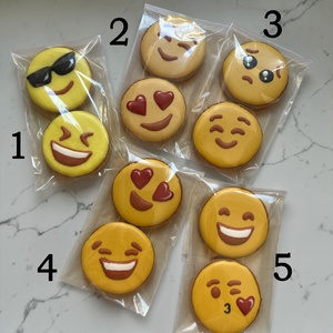 Emoji és smiley dekor mézeskalácsok - otthon & életmód - dekoráció - dísztárgy - Meska.hu