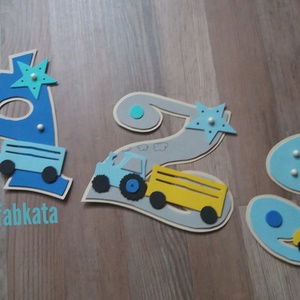 BALÁZS - BABANÉV, FALMATRICA, GYEREKSZOBA TRAKTOR AUTÓ -  - Meska.hu