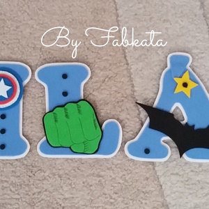 Szuperhős, bosszúállók mintás dekorgumi babanév falmatrica 15cm  - otthon & életmód - dekoráció - fali és függő dekoráció - betű & név - Meska.hu