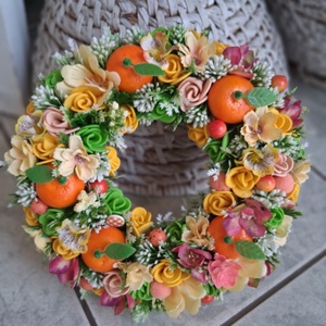 Nyári szines ajtódísz kopogtató koszorú , Otthon & Életmód, Dekoráció, Ajtó- és ablak dekoráció, Ajtódísz & Kopogtató, Virágkötés, Mindenmás, MESKA