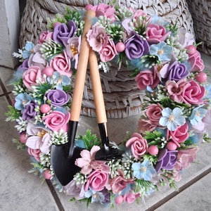 Tavaszi ajtódísz kopogtató koszorú , Otthon & Életmód, Dekoráció, Ajtó- és ablak dekoráció, Ajtódísz & Kopogtató, Virágkötés, Mindenmás, MESKA