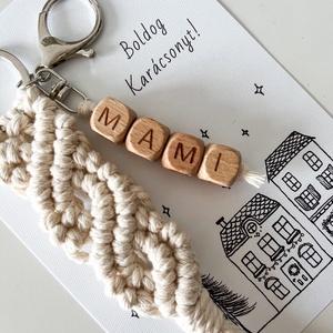 MAMI feliratos makramé kulcstartó adventi képeslappal, különleges karácsonyi ajándék nagymamáknak - táska & tok - kulcstartó & táskadísz - kulcstartó - Meska.hu MAMI feliratos makramé kulcstartó adventi képeslappal, különleges karácsonyi ajándék nagymamáknak - táska & tok - kulcstartó & táskadísz - kulcstartó - Meska.hu