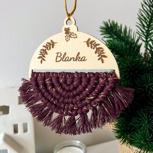 Csillogó, névre szóló makramé karácsonyfadísz, burgundi-arany színű fonalból, személyre szóló karácsonyi ajándék - karácsony - karácsonyi lakásdekoráció - karácsonyfadíszek - Meska.hu Csillogó, névre szóló makramé karácsonyfadísz, burgundi-arany színű fonalból, személyre szóló karácsonyi ajándék - karácsony - karácsonyi lakásdekoráció - karácsonyfadíszek - Meska.hu