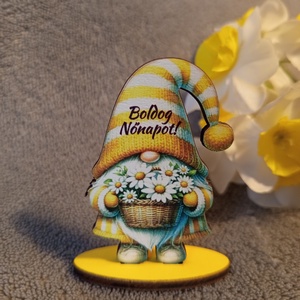 Nőnapi tavaszi manócska, Otthon & Életmód, Dekoráció, Manók, Gravírozás, pirográfia, Mindenmás, MESKA