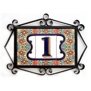 Személyre szabott, rendelésre készülő spanyol kerámia házszám fémkeretben - Flores, 1 számjegy, Otthon & Életmód, Ház & Kert, Házszám, Kerámia, MESKA