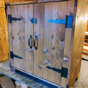 Rusztikus szekrény, Otthon & Életmód, Bútor, Szekrény, Famegmunkálás, Fémmegmunkálás, MESKA