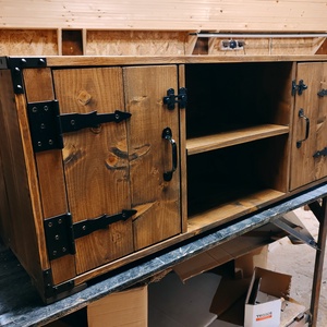 Rusztikus stílusú Tv tartó szekrény - otthon & életmód - bútor - szekrény - Meska.hu