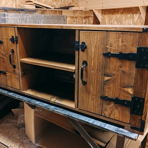 Rusztikus stílusú Tv tartó szekrény - otthon & életmód - bútor - szekrény - Meska.hu