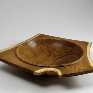 Ypszilon II. - Egyedi kézműves kínálótál akácfából - Meska.hu