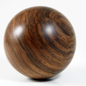 Gombóc - Egyedi kézműves termék diófából, Otthon & Életmód, Dekoráció, Asztal és polc dekoráció, Asztaldísz, Famegmunkálás, MESKA