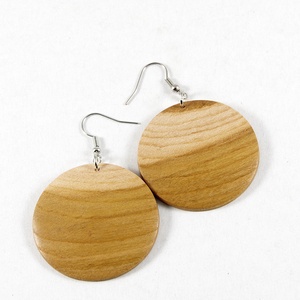 Fülbevaló vadmeggy fából - Egyedi, kézműves termék - ékszer - fülbevaló - karika fülbevaló - Meska.hu