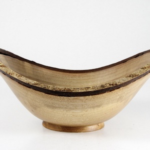 A Kis Herceg - Egyedi, kézműves karéjtál diófából - otthon & életmód - konyhafelszerelés, tálalás - tálalás - kínálótál - Meska.hu