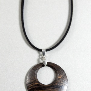 Fekete tölgy- Egyedi kézműves medál - ékszer - nyaklánc - medál - Meska.hu