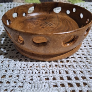 Egyedi, faragott fatál - otthon & életmód - konyhafelszerelés, tálalás - tálalás - kínálótál - Meska.hu