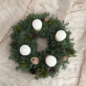 Adventi koszorú friss zöldekkel - karácsony - adventi díszek - adventi koszorú - Meska.hu