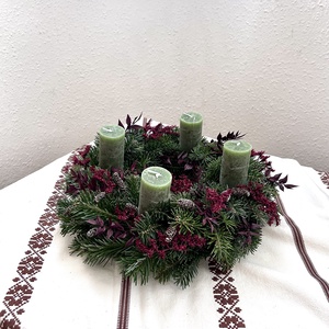 Adventi koszorú friss zöldekkel - karácsony - adventi díszek - adventi koszorú - Meska.hu