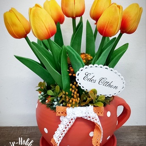 Pöttyös kaspós asztaldísz tulipánokkal - Meska.hu
