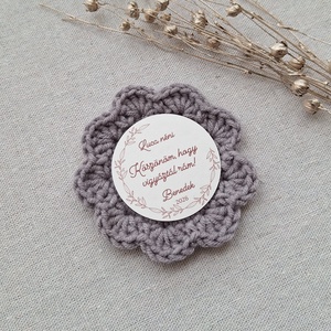 Horgolt hűtőmágnes � óvó néninek (szürke) - játék & sport - ovis felszerelés - egyéb ovis kiegészítő - Meska.hu