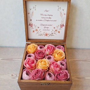 Szülőköszöntő ajándék ládikó - selyem virágokkal - esküvő - emlék & ajándék - szülőköszöntő ajándék - Meska.hu