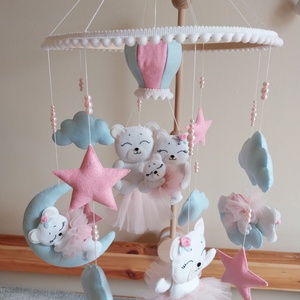 Boldog Maci család kislányos kiságyforgó, baba forgó rózsaszín, baba kék színekben, Játék & Sport, 3 éves kor alattiaknak, Kiságyforgó, Hímzés, Varrás, MESKA