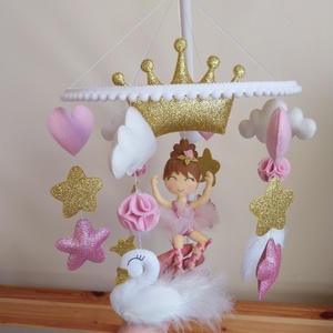 Rózsaszín álom balerinás, hattyús kiságyforgó kislánynak - Pink Crib Mobile for girl with swan and balerina  , Játék & Sport, 3 éves kor alattiaknak, Kiságyforgó, Hímzés, Varrás, MESKA