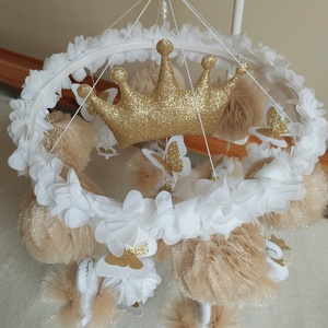 Kicsi Hercegnő csupa tüll, hattyús bézs kiságyforgó  pillangókkal, klasszikus stílusú koronával- kislánynak  - játék & sport - 3 éves kor alattiaknak - kiságyforgó - Meska.hu Kicsi Hercegnő csupa tüll, hattyús bézs kiságyforgó  pillangókkal, klasszikus stílusú koronával- kislánynak  - játék & sport - 3 éves kor alattiaknak - kiságyforgó - Meska.hu