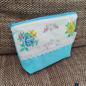 Virágos neszeszer kékkel - Meska.hu