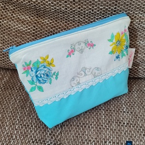 Virágos neszeszer kékkel - táska & tok - neszesszer - Meska.hu