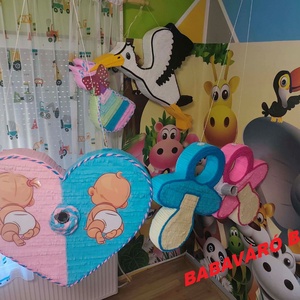 Babaváró buli kisfiú vagy kislány hatalmas cumis dekoráció konfetti kilövővel 1 - baba - mama - babaemlékek - babaváró meghívó - Meska.hu