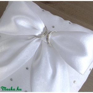 MESESZÉP fehér masnis esküvői gyűrűpárna - Meska.hu