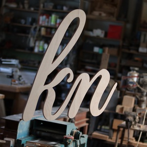 Logo, fa dekoráció, esküvői kellék, egyedi megvalósítása, Esküvő, Dekoráció, Helyszíni dekor, Famegmunkálás, Gravírozás, pirográfia, MESKA