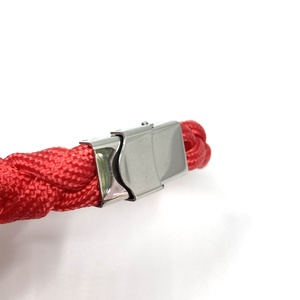 Nautical férfi paracord karkötő nemesacél kapoccsal - piros - ékszer - karkötő - fonott karkötő - Meska.hu