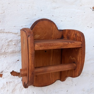 Íves fali wc papír tartó gesztemye színben - otthon & életmód - fürdőszoba - fürdőszobai dekoráció - Meska.hu