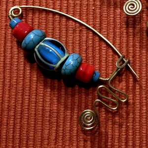 Ruhatű, bross , Ékszer, Kitűző és Bross, Kitűző, Ékszerkészítés, MESKA