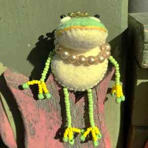 Békakirály, békakirálynő - játék & sport - plüssállat & játékfigura - béka - Meska.hu