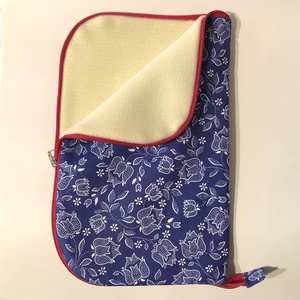 CUCCOLÓ, gyöngyfűzéshez való alátét ,/bead pad/ zárható, cippzáras - kellékek & szerszámok - gyöngyfűzés kellékek - egyéb alkatrész - Meska.hu