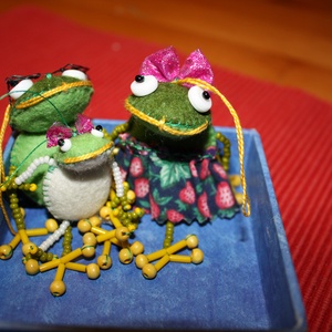 Békacsalád /3 fős/ - Meska.hu