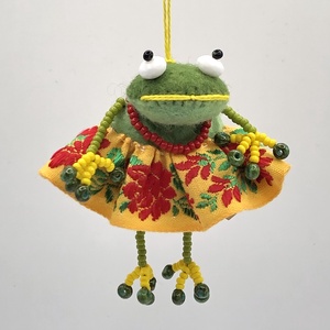 Néptáncoslány brekik - Meska.hu