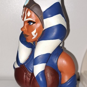 Star Wars Ashoka Tano mellszobor/figura - művészet - makett, modell - Meska.hu
