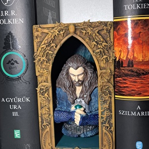 Gyűrűk Ura/Hobbit Tölgypajzsos Thorin könyvkuckó, könyvtámasz/figura - otthon & életmód - dekoráció - asztal és polc dekoráció - könyvtámasz - Meska.hu