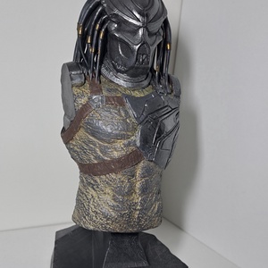 Predator mellszobor/figura - Meska.hu