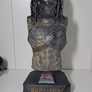 Predator mellszobor/figura - művészet - makett, modell - Meska.hu