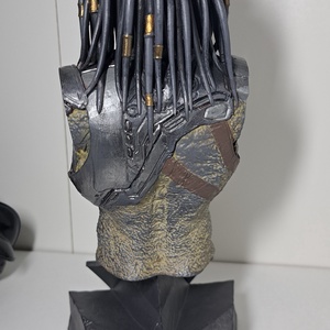 Predator mellszobor/figura - művészet - makett, modell - Meska.hu