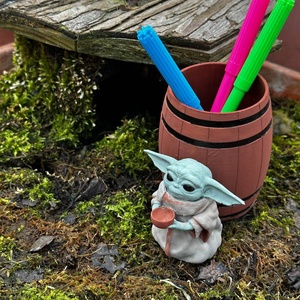 Baby Yoda tolltartó - otthon & életmód - papír, írószer - tolltartó & ceruzatekercs - Meska.hu