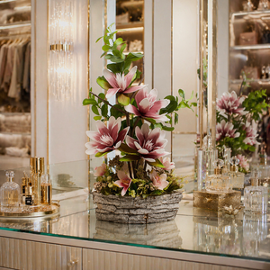 Magnólia virágkompozíció rusztikus kaspóban � elegáns, kézzel készült lakásdekor - otthon & életmód - dekoráció - asztal és polc dekoráció - asztaldísz - Meska.hu