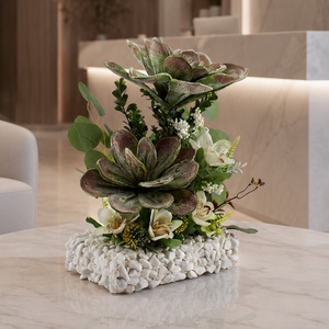 Zöld magnóliás virágkompozíció dekororchideával, saját készítésű márványkavicsos alapon � 45 cm - otthon & életmód - virágdekoráció - virágdíszek - asztali virágdísz - Meska.hu