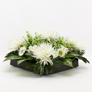 Elegáns fehér krizantémos kegyeleti sírdísz - Meska.hu