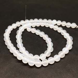 Fehér achát ásványgyöngy, 6 mm, 60 db, Kellékek & szerszámok, Gyöngyfűzés kellékek, Féldrágakő, Ékszerkészítés, MESKA