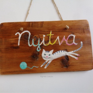 Nyitva - Zárva tábla, Rusztikus Fa Tábla, Ajándék ötlet - Cica, Cirmos, Macska, Egyedi Ajtódísz - otthon & életmód - dekoráció - ajtó- és ablak dekoráció - ajtótábla - Meska.hu