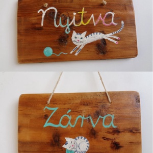 Nyitva - Zárva tábla, Rusztikus Fa Tábla, Ajándék ötlet - Cica, Cirmos, Macska, Egyedi Ajtódísz - otthon & életmód - dekoráció - ajtó- és ablak dekoráció - ajtótábla - Meska.hu